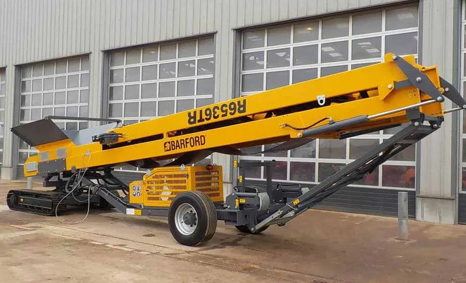 EZYSTAK R6536TR tracked radial stockpiler.